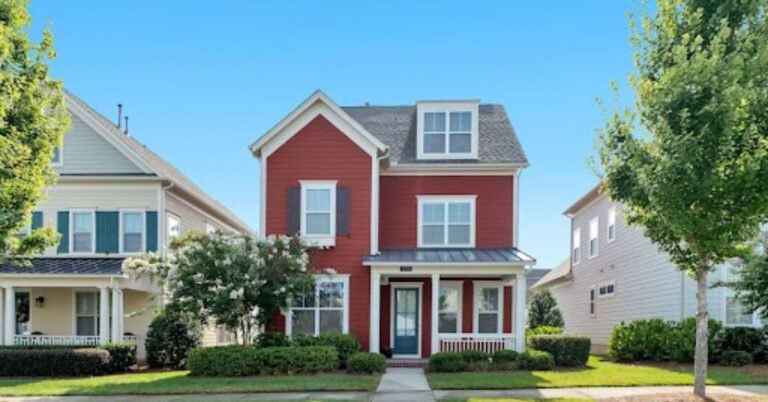 Navigating Homebuying Paperwork: Making an Offer and Closing the Deal